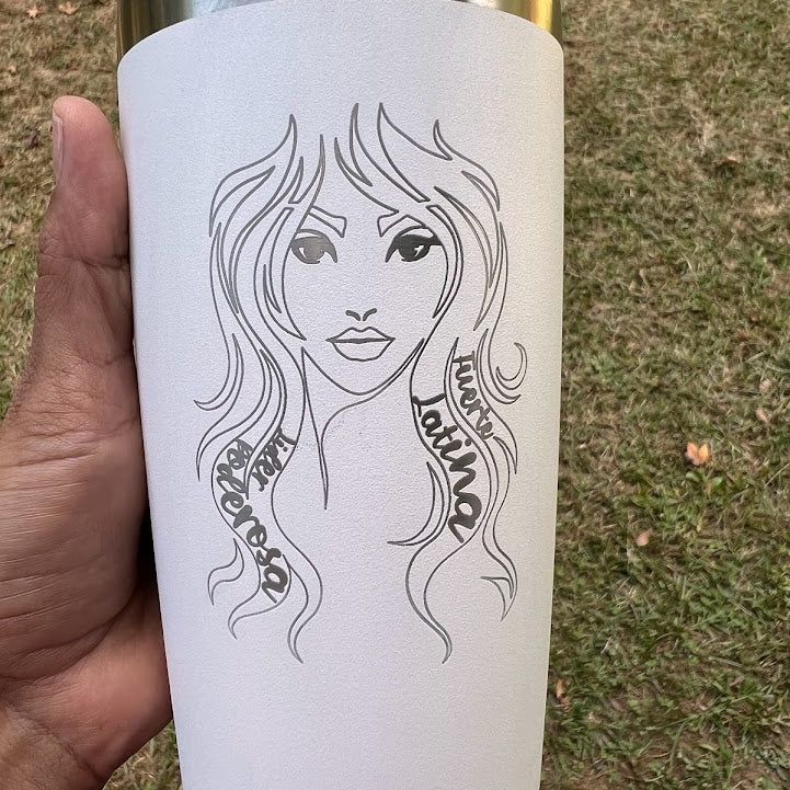 Vaso Latina orgullosa de 20 oz